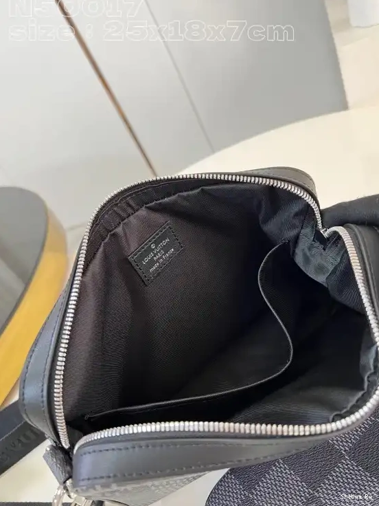 VUITTON LOUIS MESSENGER TRIO 0517